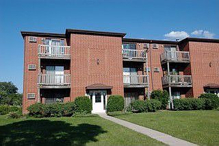 1st image of 1033 Spruce St APT 1A