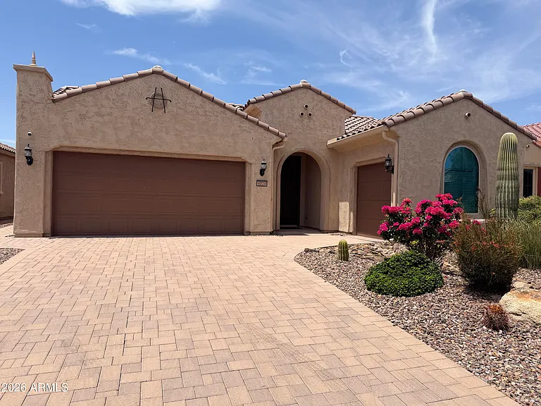 4024 N Cottonwood Dr — Photo 2