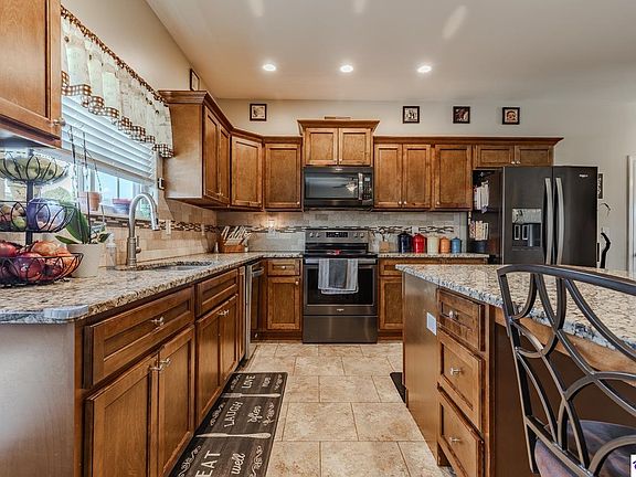5th image of 310 Merlot Ct