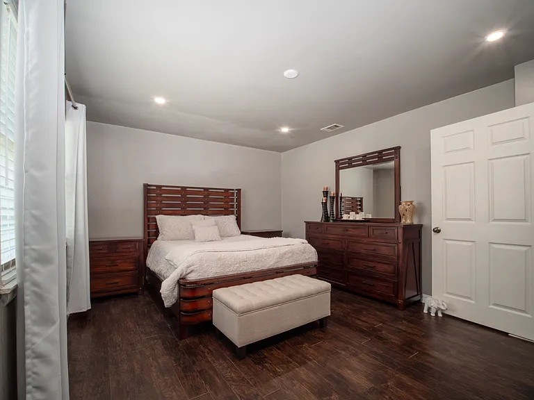 2319 Klondike Dr — Photo 8