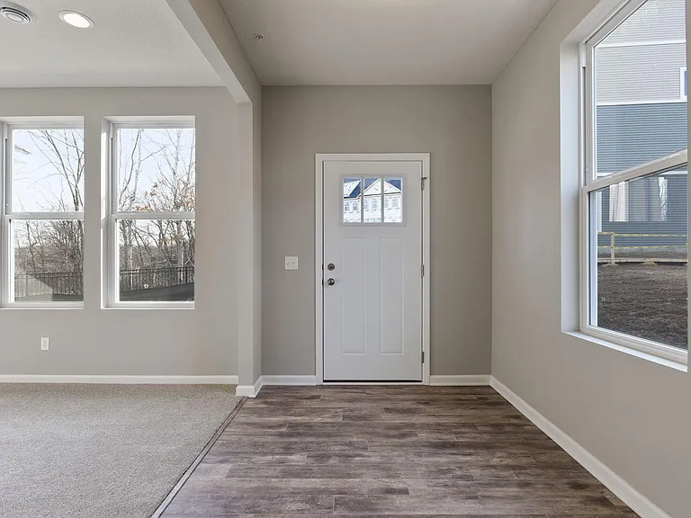 5182 Hampton St NE — Photo 3