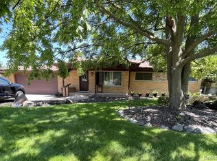 53162 Briar Dr, Shelby Township, MI