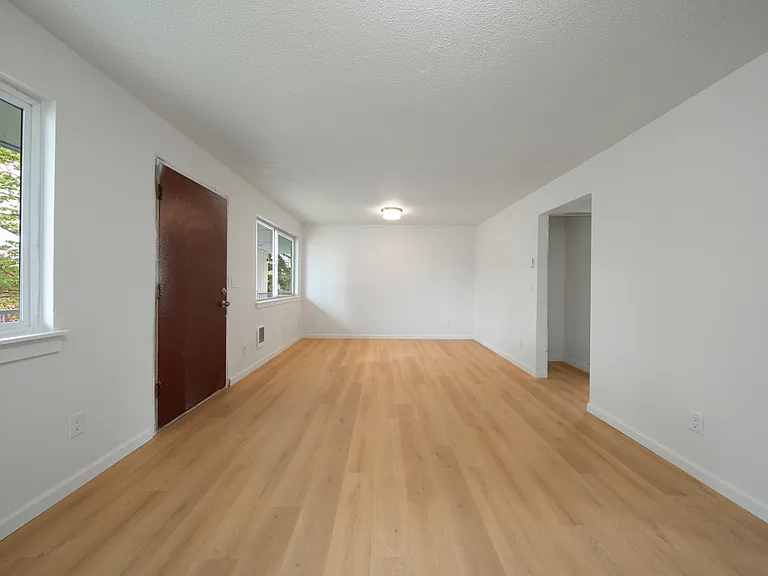 301 S 82nd St #5 — Photo 6