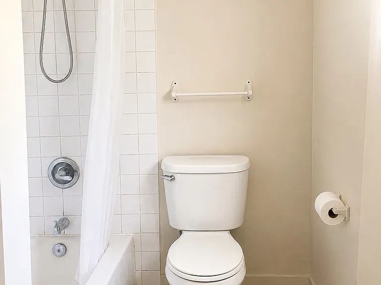4646 Marion Ave — Photo 6