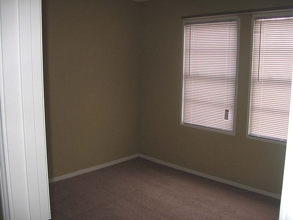 5th image of 1642 Ash St