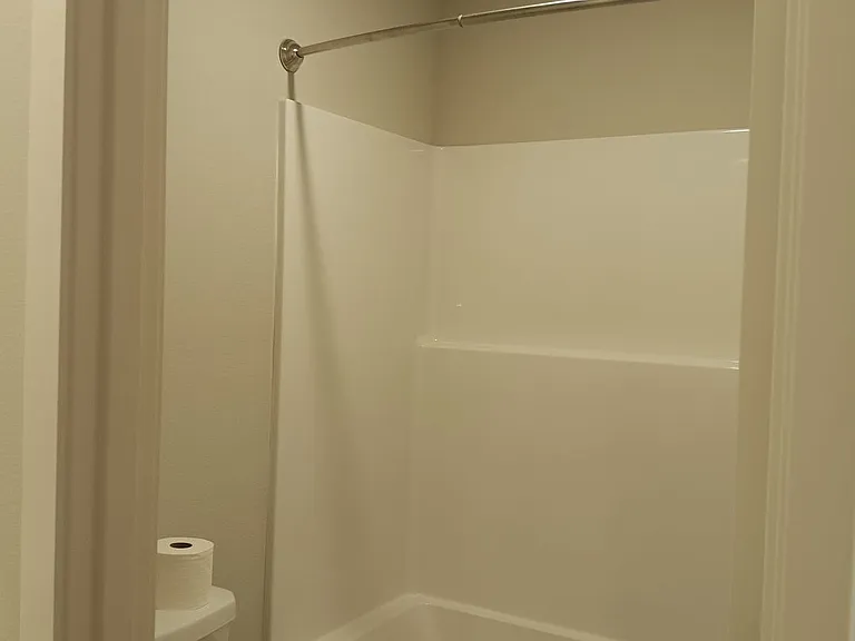 610 Pickering Ln — Photo 15