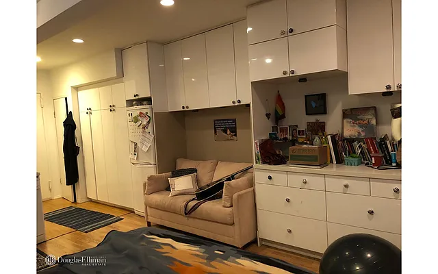 Rented by Douglas Elliman | media 36