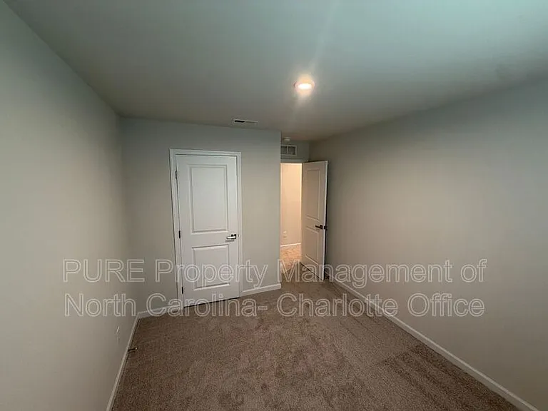 5945 Granbury Dr — Photo 28