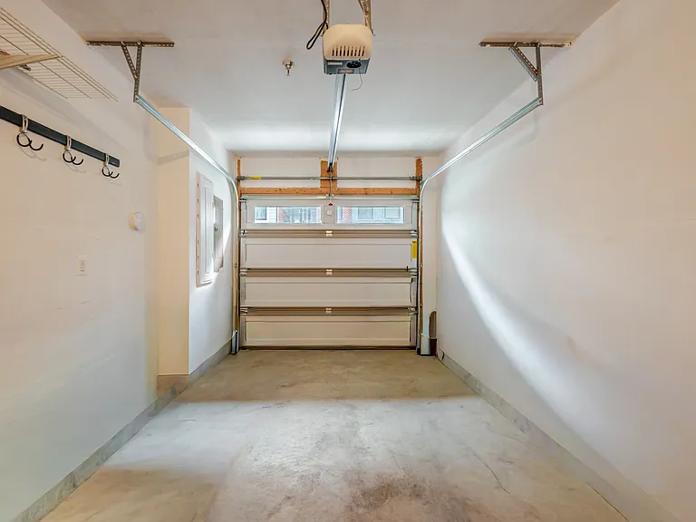 2401 Stella Pl — Photo 28