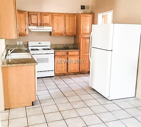 2nd image of 1025 Greenway Dr