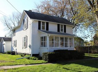 308 S Grape St, Morrison, IL 61270