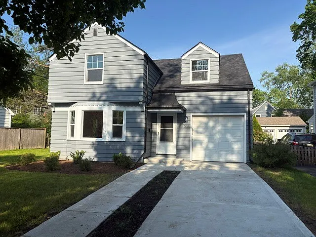 303 Wesley St — Photo 2