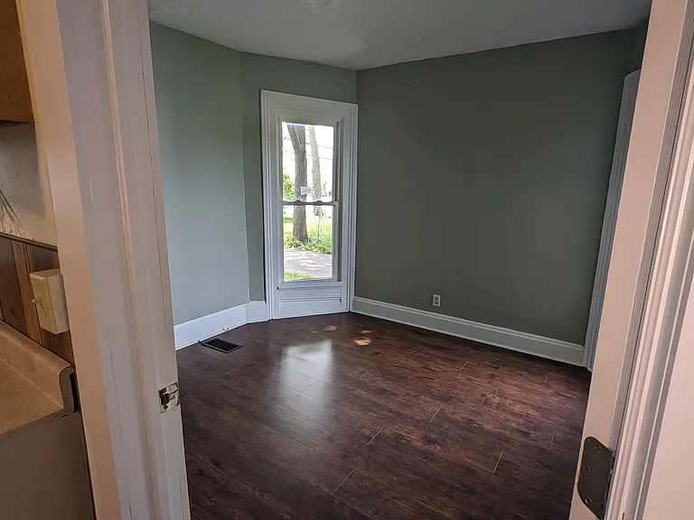 661 E Main St #A — Photo 4