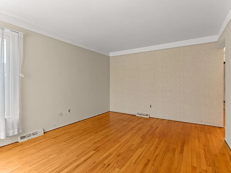 14580 Ford Ave — Photo 20