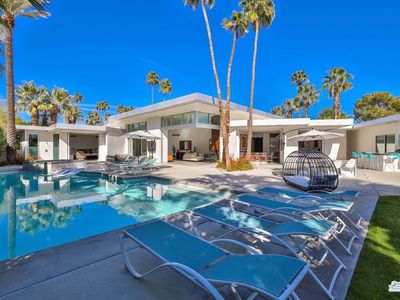 1189 Tamarisk Rd, Palm Springs, CA, 92262