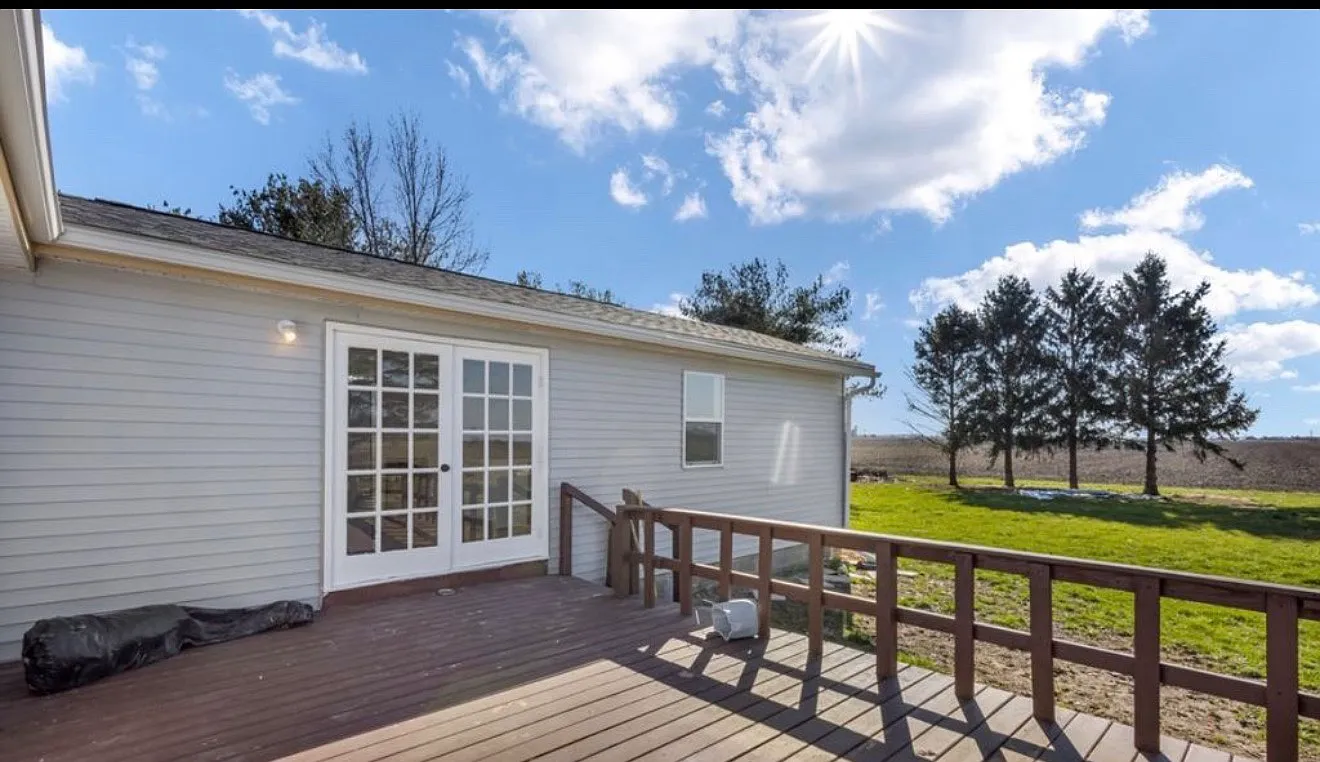 3 bed, 1.5 bath, 1680 sqft, $1,800 — Photo 2