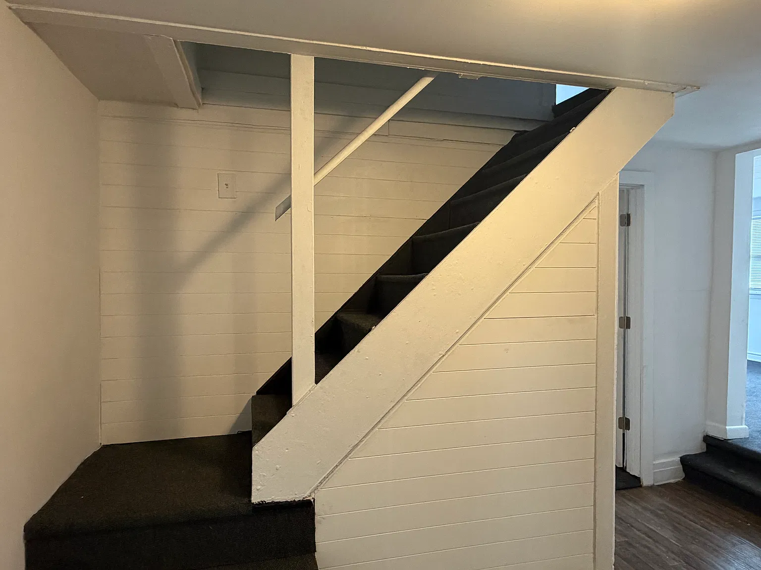 3 bed, 990 sqft, $1,100 — Photo 4