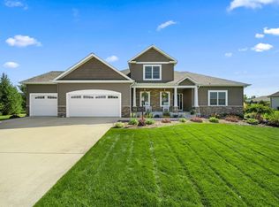 50898 Dawson Dr, Granger, IN 46530