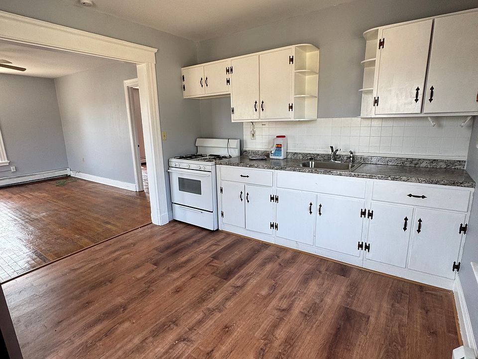 Large eat in Kitchen