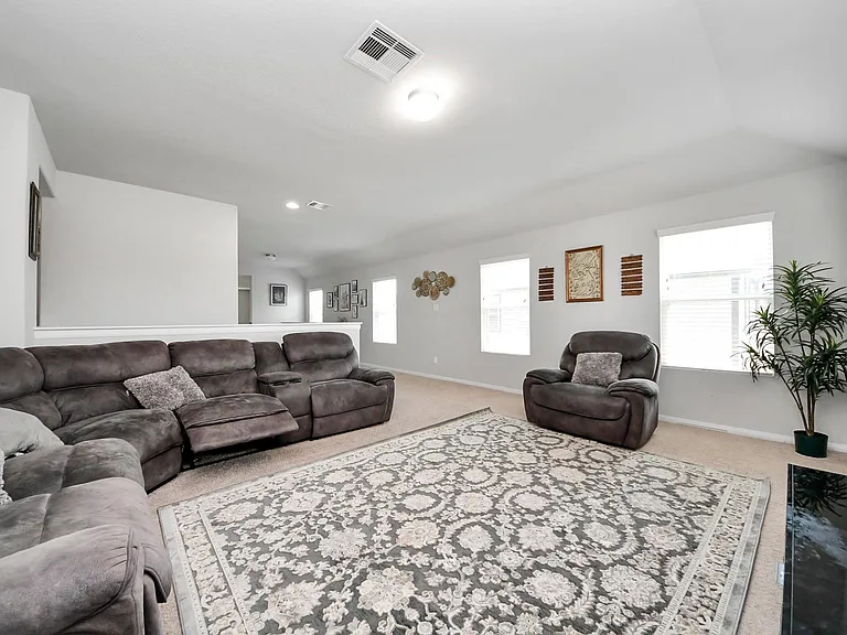 2643 Ridgeback Dr — Photo 32