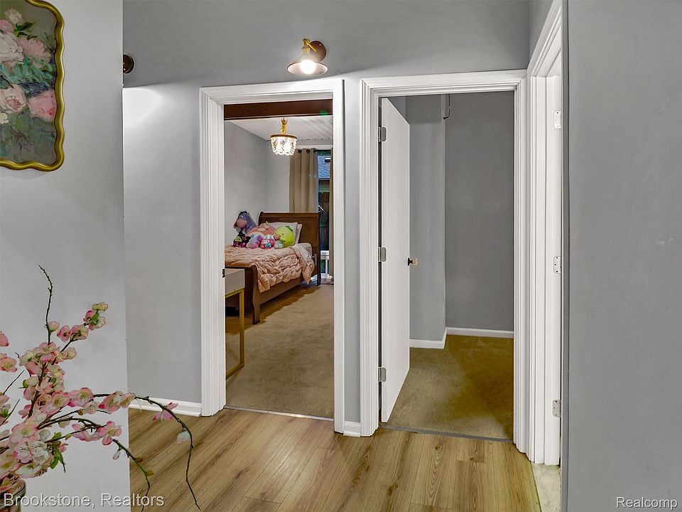 19741 Mahon St, photo 7