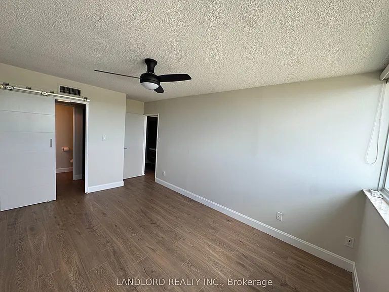 20 Speers Rd #1105 — Photo 36