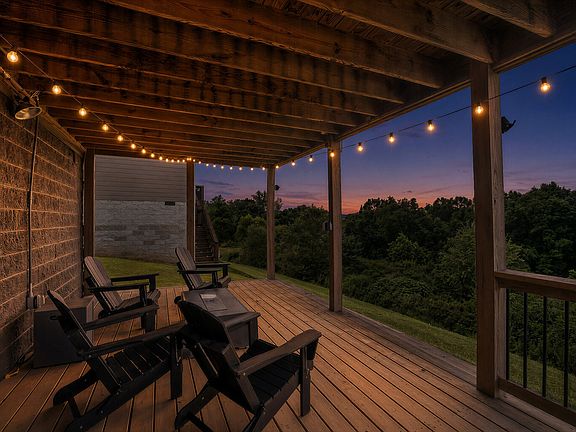 4th image of 440 Red Sunset Ct