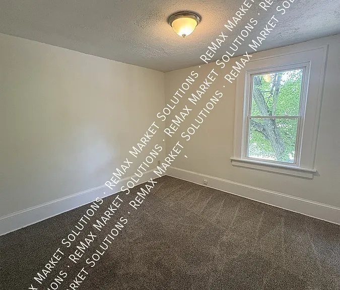 1343 Manchester Rd — Photo 12
