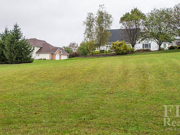 5th image of 93 Woodland Ct