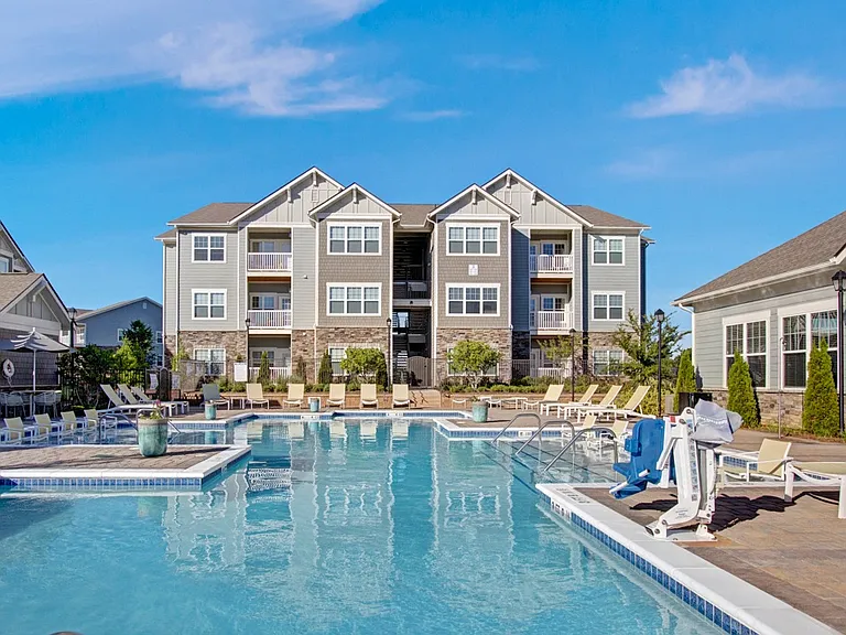 York Woods at Lake Murray Apartment Homes — Photo 10