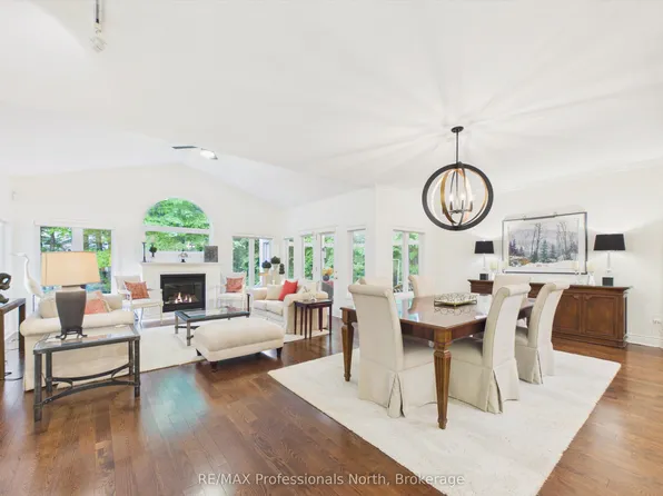 42 Springwood Cres, Gravenhurst, ON P1P 1Y8