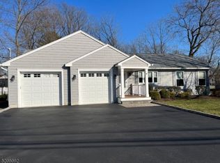70 Ridgedale Ave, Florham Park, NJ 07932