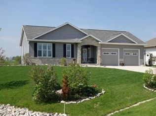 1509 Cattail Ln, Fond Du Lac, WI 54937