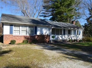 621 Higate Rd, Hendersonville, NC 28791