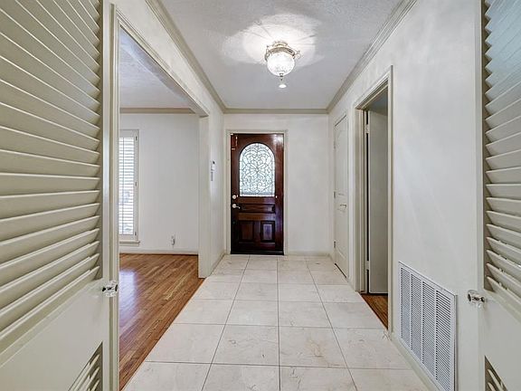 4th image of 7501 Briar Rose Dr