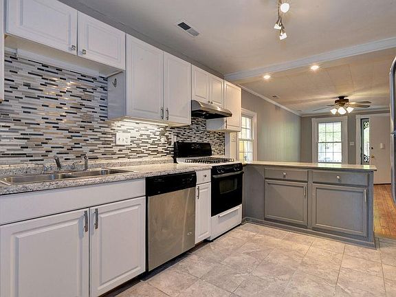 3rd image of 3119 Parkwood Ave