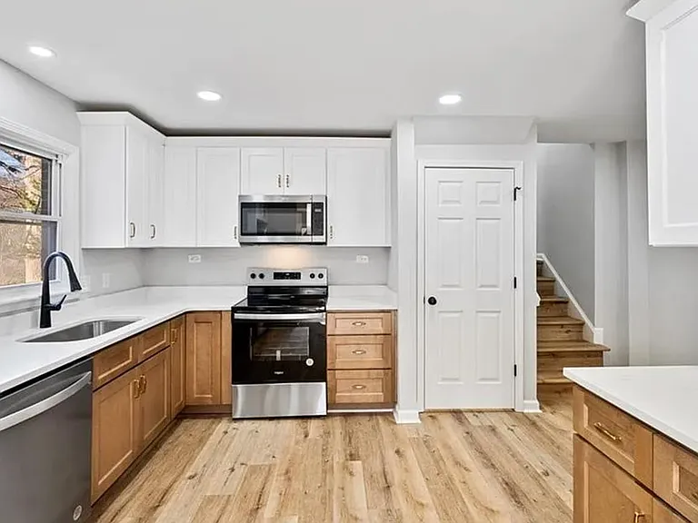 2101 Mimosa Dr — Photo 4