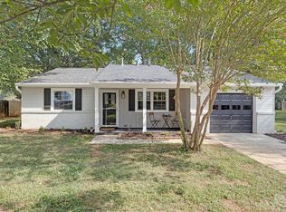 8607 Longbriar Dr, Charlotte, NC 28212