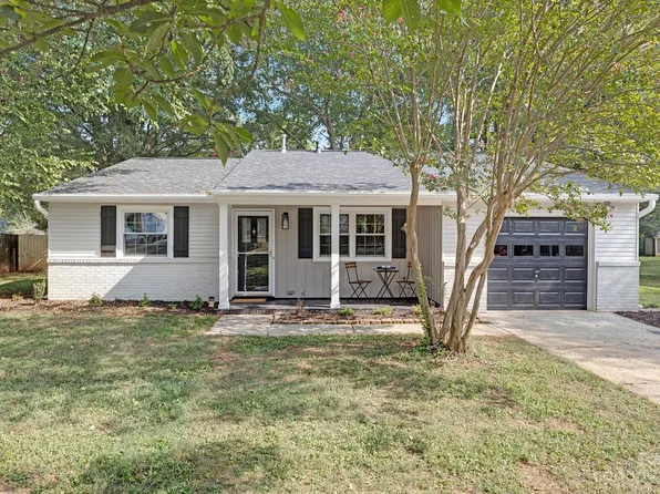 8607 Longbriar Dr, Charlotte, NC 28212