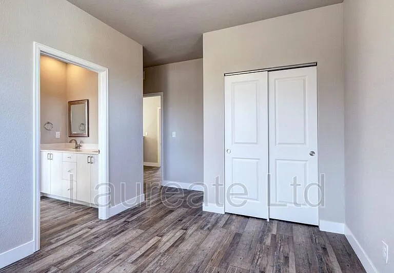 1433 S Kenton St — Photo 25
