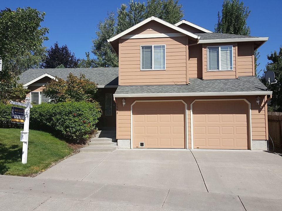 1st image of 1562 SE Mimosa Dr