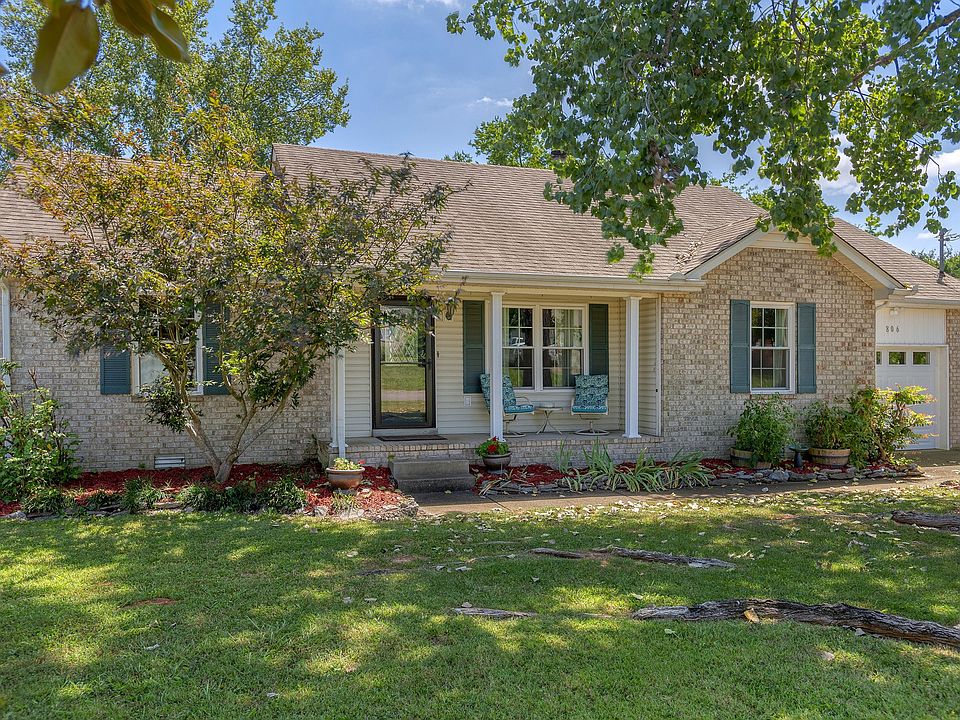 1st image of 806 Odom Ct