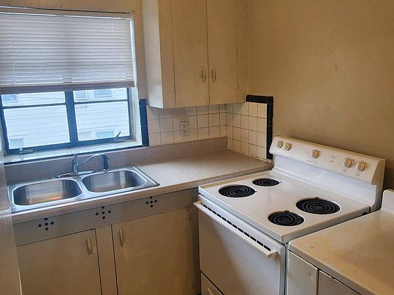 5th image of 1267 McDuff Ave S APT 3