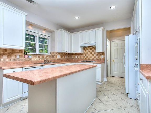 5th image of 4906 Cedar Wood Dr