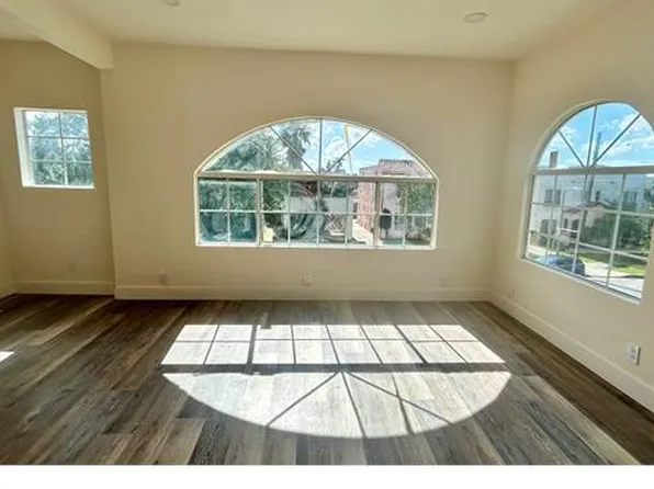 4043 1/2 W 21st St, Los Angeles, CA 90018