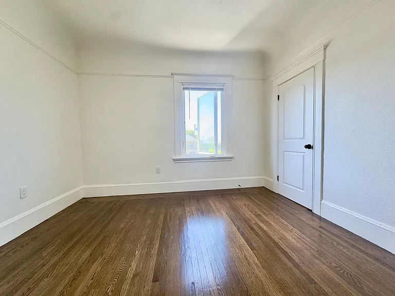 3115 Martin Luther King Jr Way — Photo 13