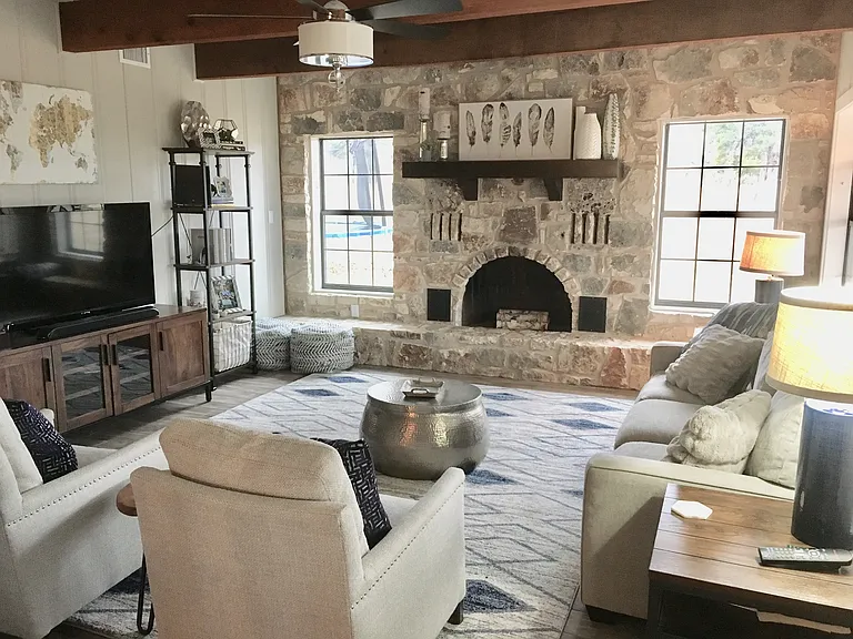 15818 Hamilton Pool Rd — Photo 14