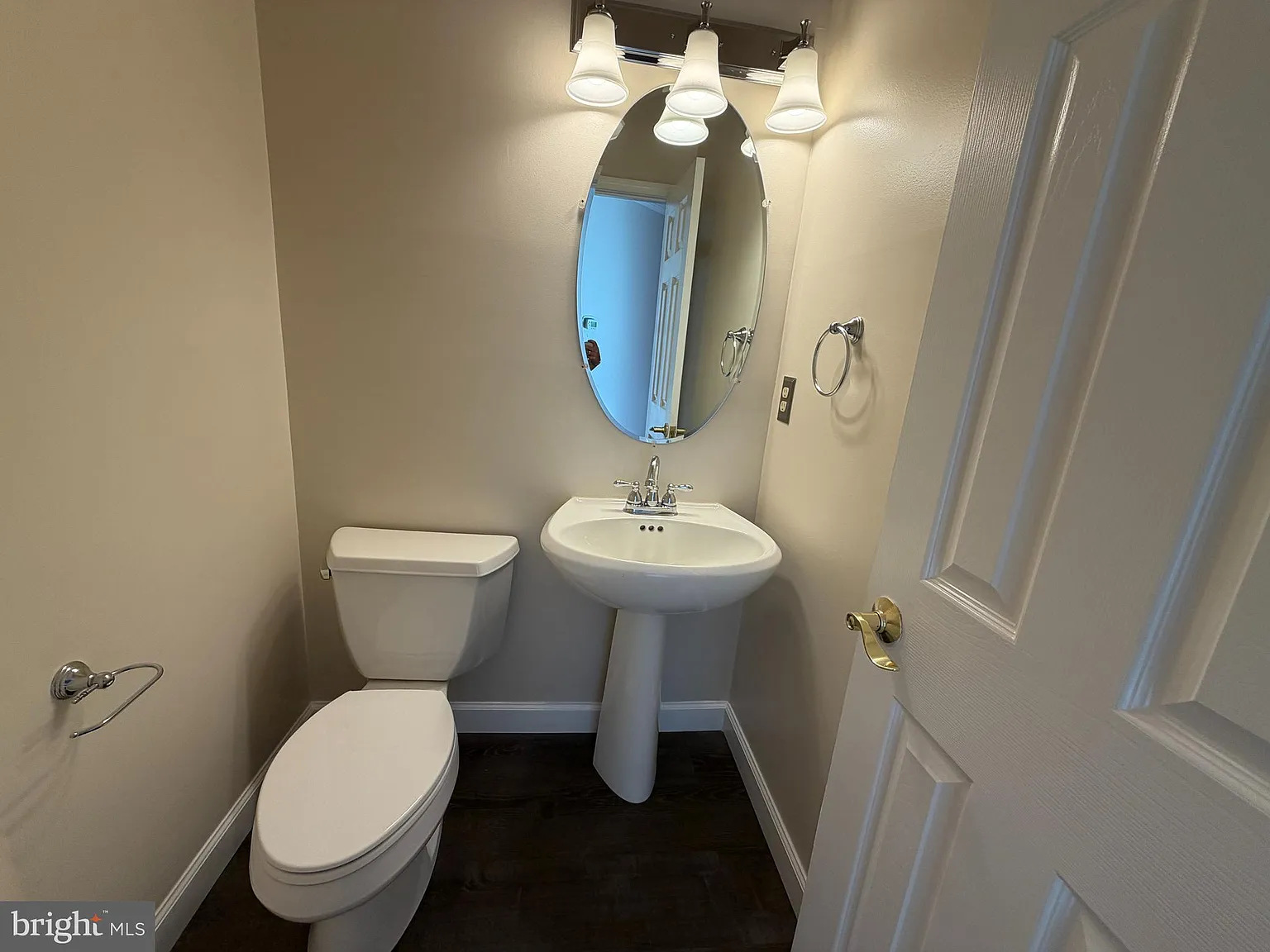4 bed, 3.5 bath, 2274 sqft, $3,100 — Photo 4