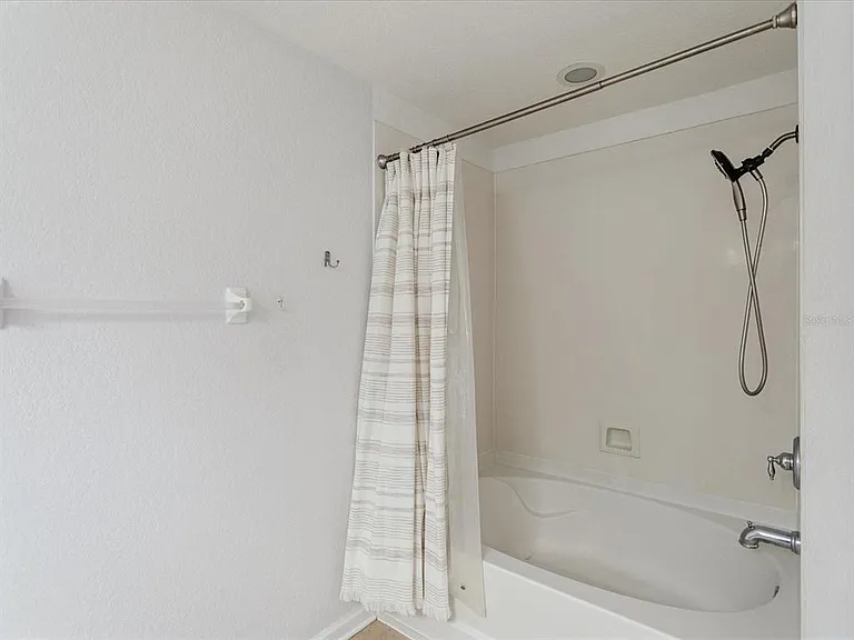 1055 Rock Harbor Ave — Photo 16