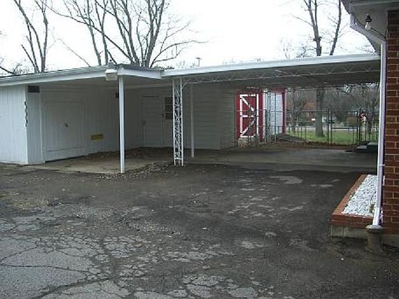 Carport / Patio